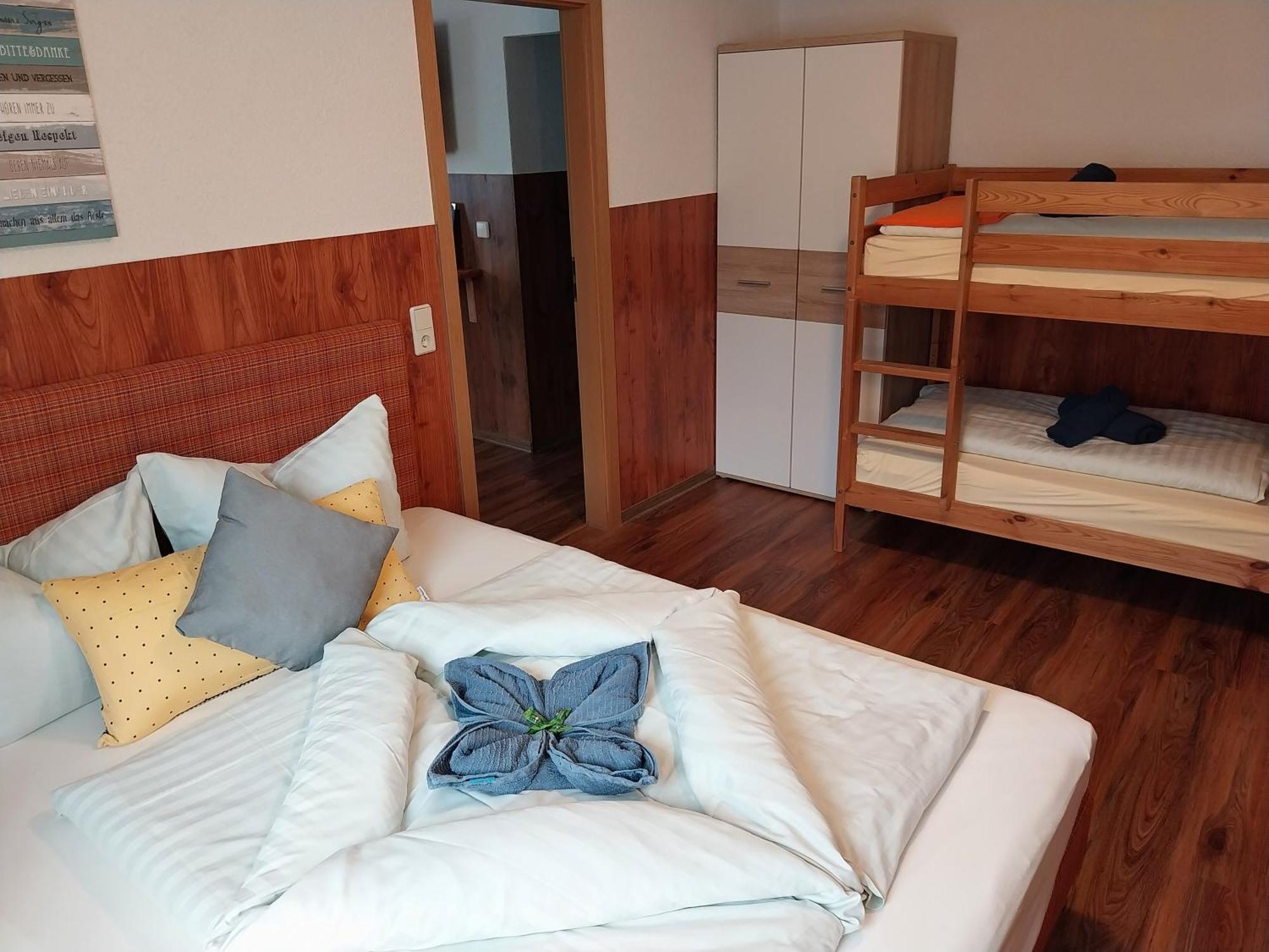 Landhotel Waldschloesschen Mit Gaststube Sohland an der Spree Exteriör bild