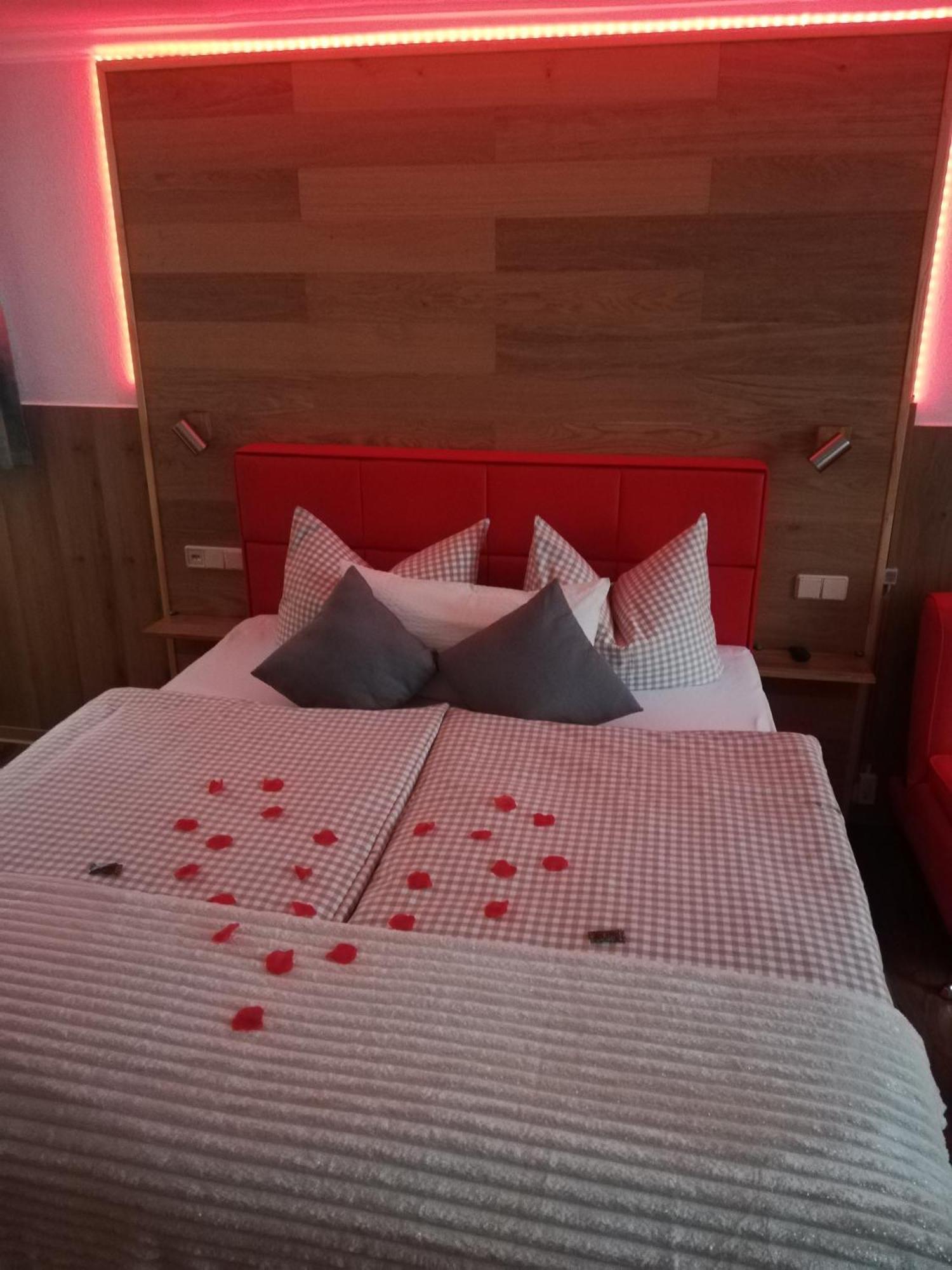 Landhotel Waldschloesschen Mit Gaststube Sohland an der Spree Exteriör bild