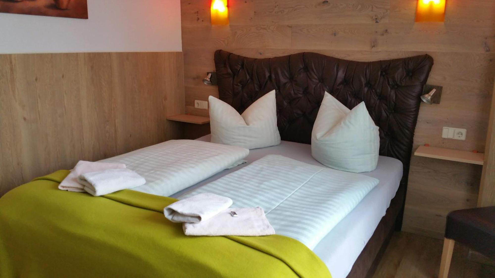 Landhotel Waldschloesschen Mit Gaststube Sohland an der Spree Exteriör bild